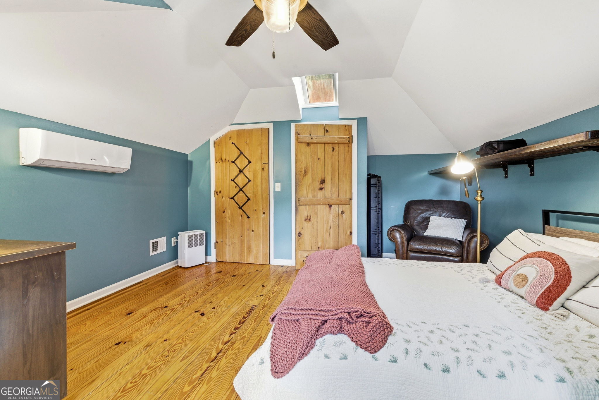5134 Highway 17 Clarkesville, GA 30523 - Photo 32 of 96 Min-split boosts heat/air comfort in this upper bedroom space