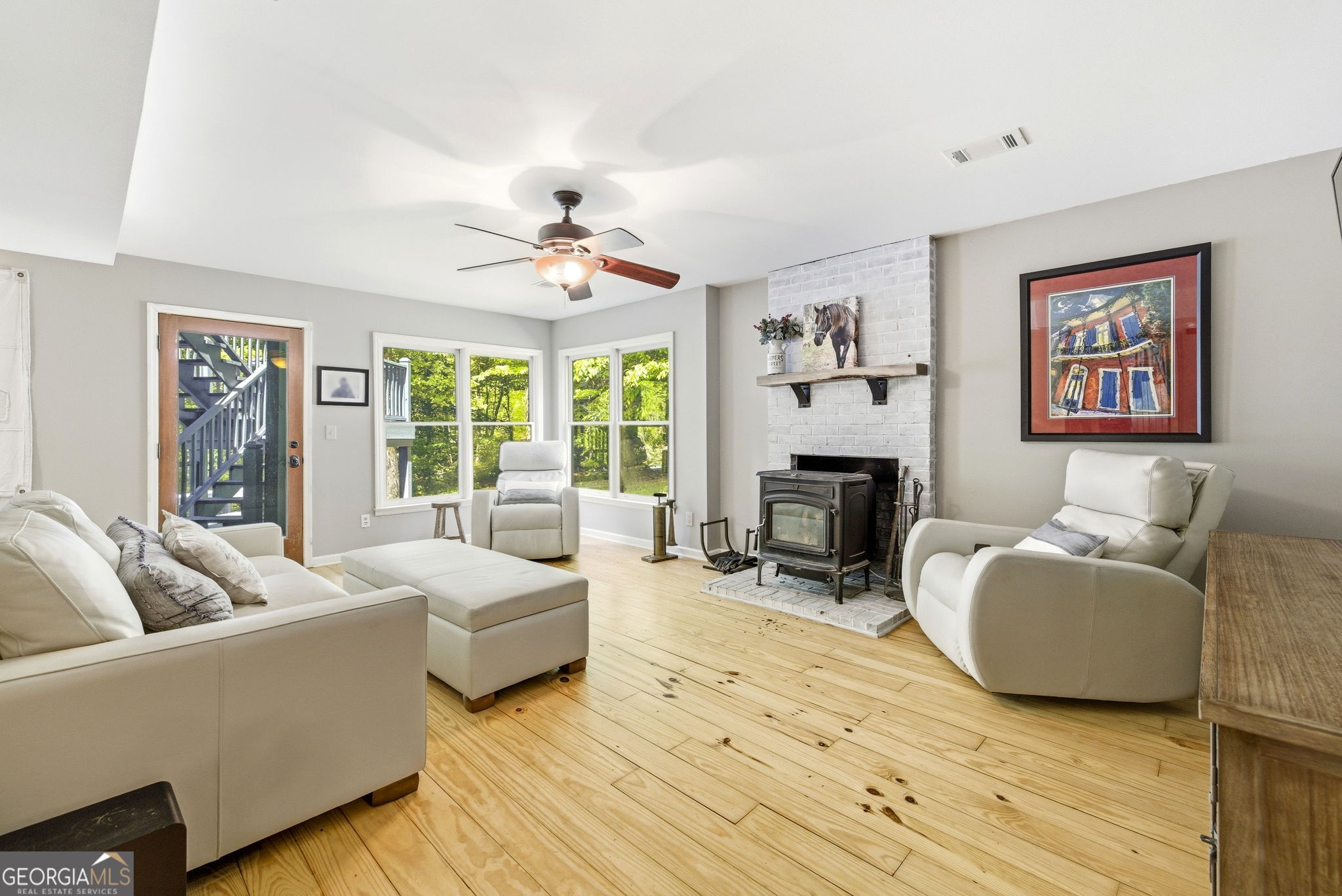 5134 Highway 17 Clarkesville, GA 30523 - Photo 35 of 96 Cozy warmth when temperatures dip