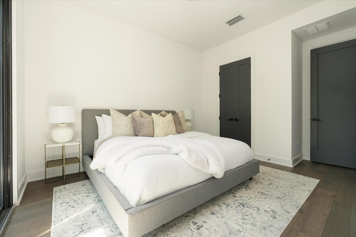 3700 Clawson Road, Unit 301 Austin, TX 78704 - Photo 19 of 35 Primary bedroom with walk-in closet