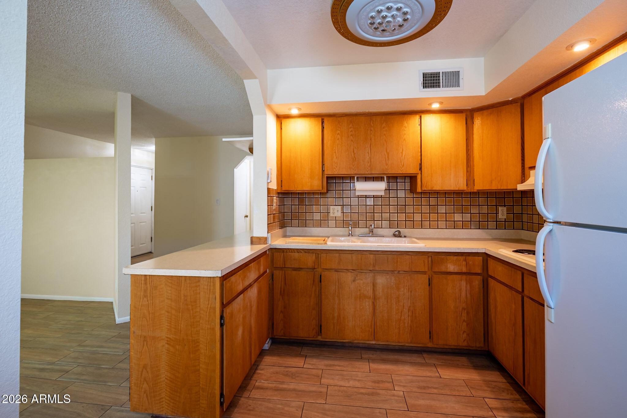 2569 West Berridge Lane, Unit D115 Phoenix, AZ 85017 - Photo 8 of 27 Kitchen