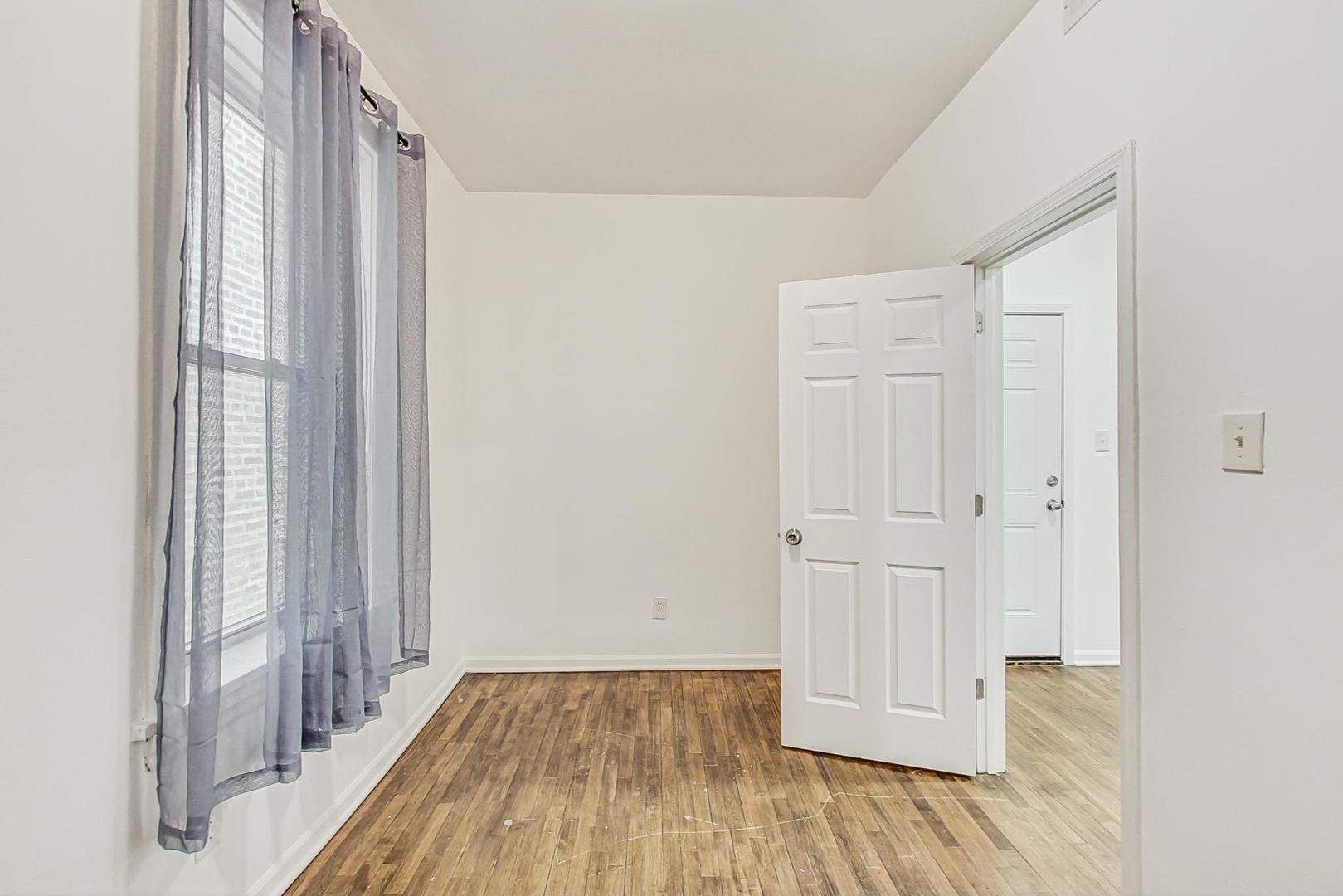 3330 West Hutchinson Street, Unit 3 Chicago, IL 60618 - Photo 13 of 23