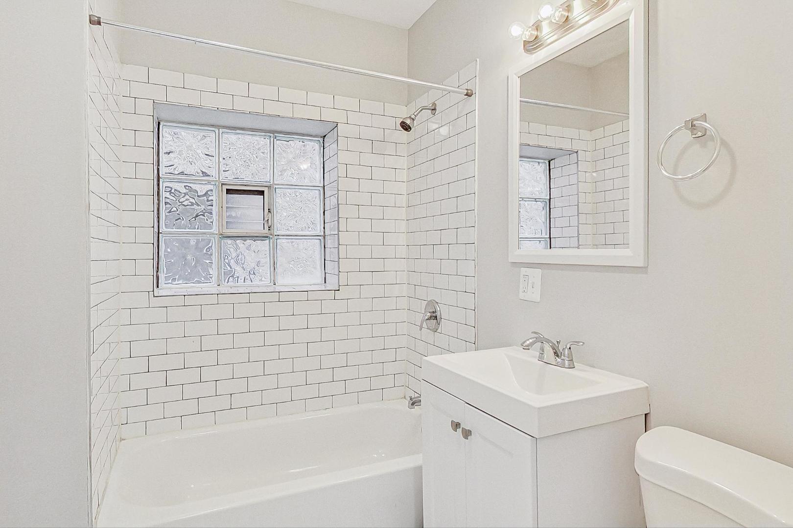 3330 West Hutchinson Street, Unit 3 Chicago, IL 60618 - Photo 16 of 23