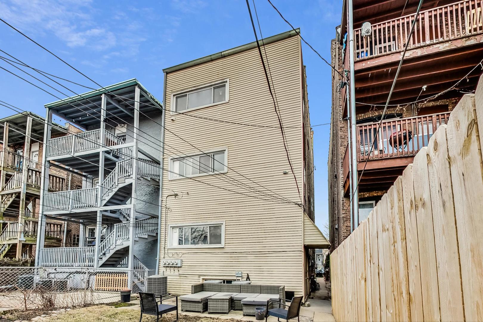 3330 West Hutchinson Street, Unit 3 Chicago, IL 60618 - Photo 20 of 23