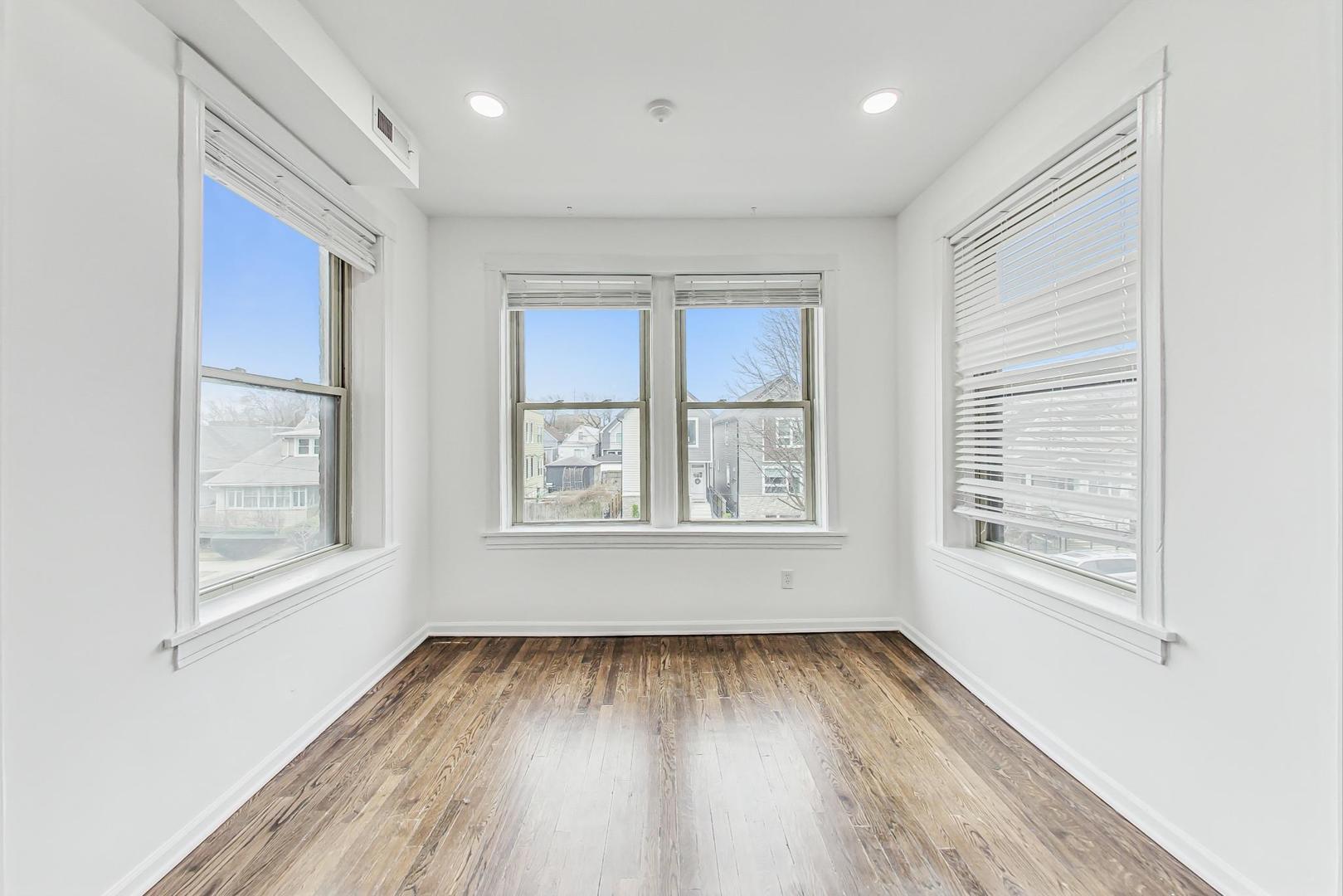 3330 West Hutchinson Street, Unit 3 Chicago, IL 60618 - Photo 10 of 23