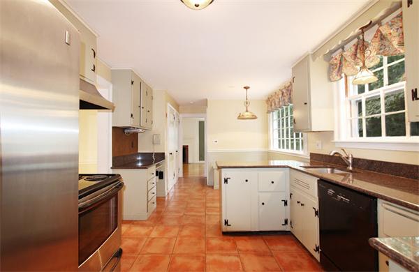 225 Dover Road Westwood, MA 02090 - Photo 3 of 14 Gallery Image 3