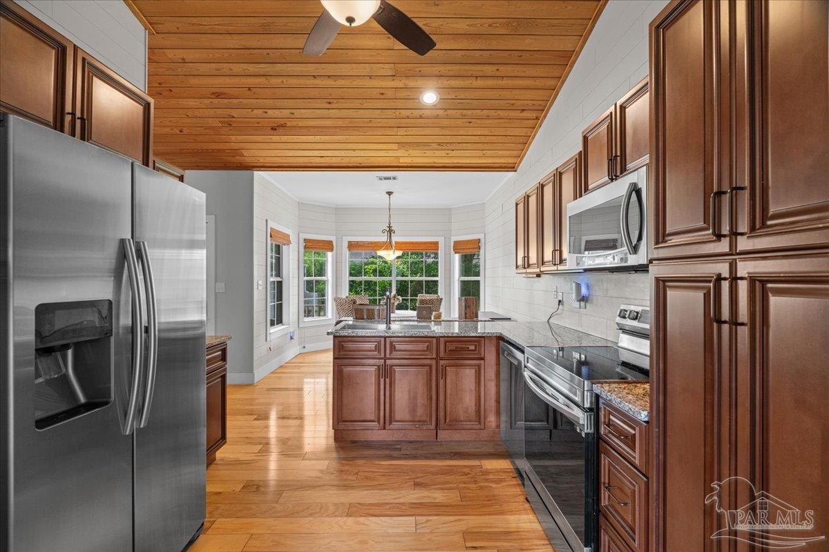 3288 Copper Ridge Circle Cantonment, FL 32533 - Photo 9 of 44 Gallery Image 9