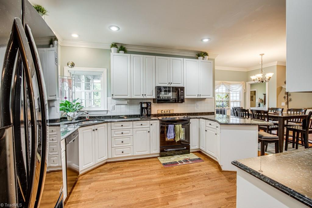 8057 Glengarriff Road Clemmons, NC 27012 - Photo 5 of 30 Gallery Image 5