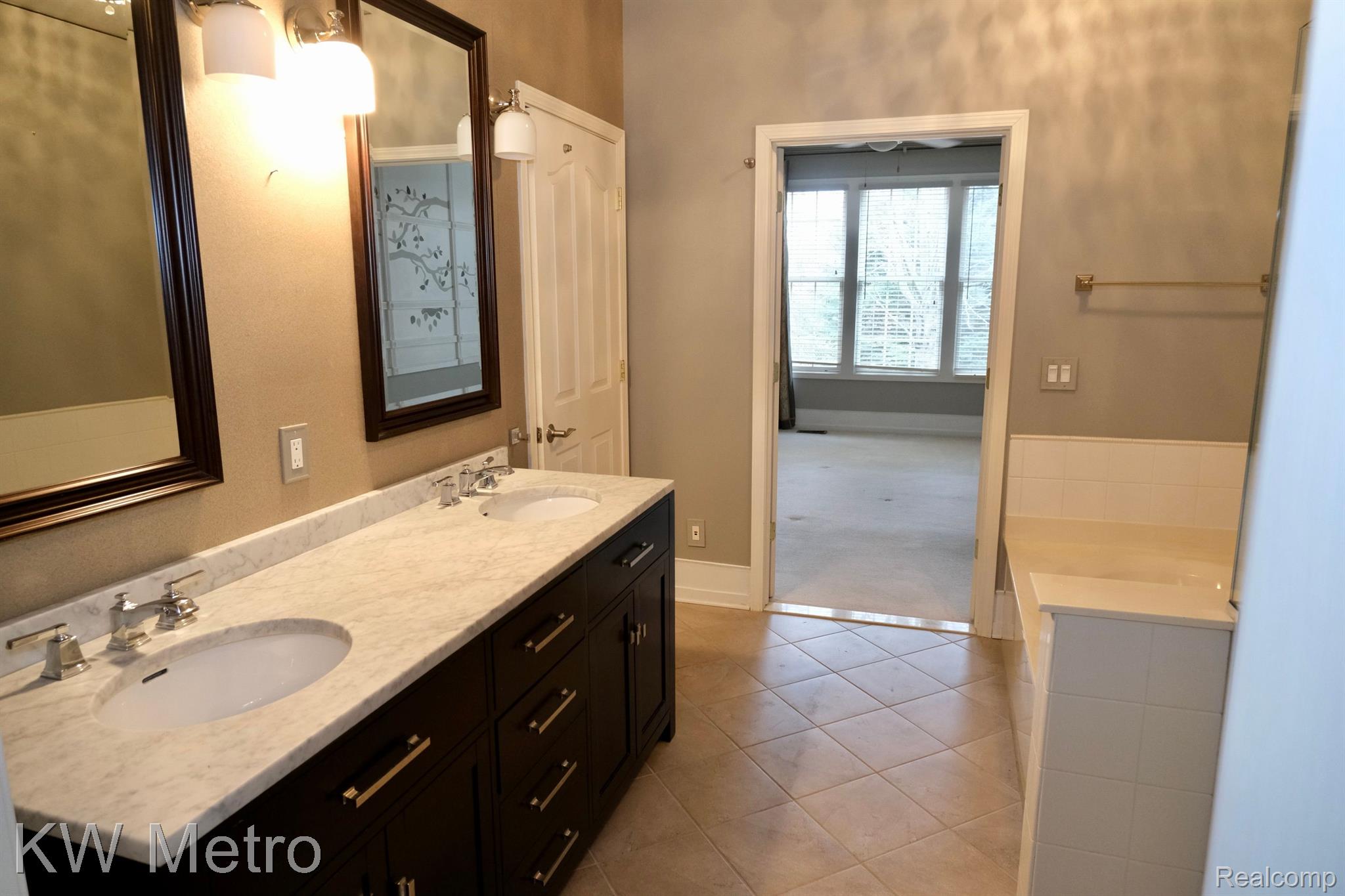 1871 Dunham Drive Rochester, MI 48306 - Photo 17 of 39 Gallery Image 17