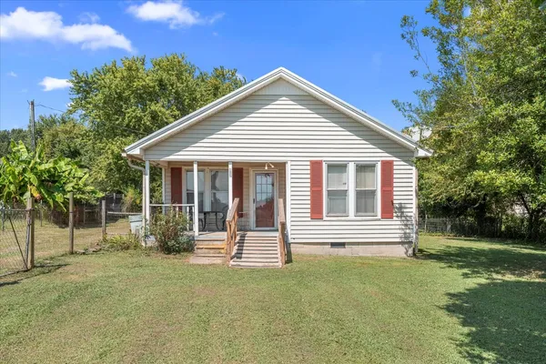 $124,900 | 412 East College Street, Summertown, TN 38483