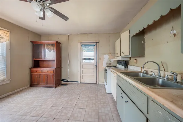 $124,900 | 412 East College Street, Summertown, TN 38483