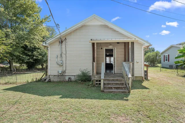 $124,900 | 412 East College Street, Summertown, TN 38483