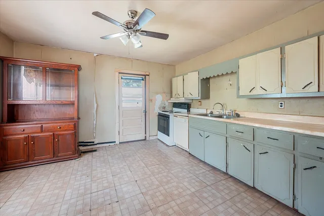 $124,900 | 412 East College Street, Summertown, TN 38483