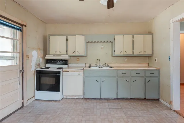 $124,900 | 412 East College Street, Summertown, TN 38483