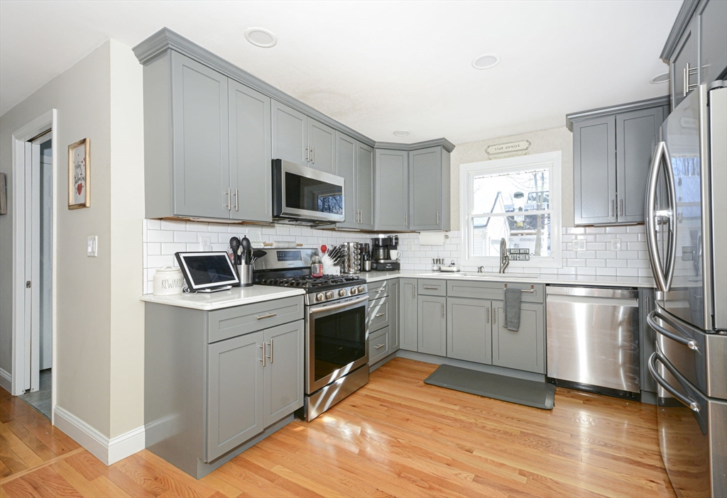 18 Birmingham Road Worcester, MA 01606 - Photo 5 of 33 Gallery Image 5