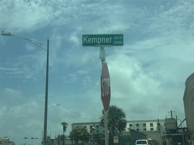 $270,000 | 2206 Bernardo De Galvez Avenue, Galveston, TX 77550