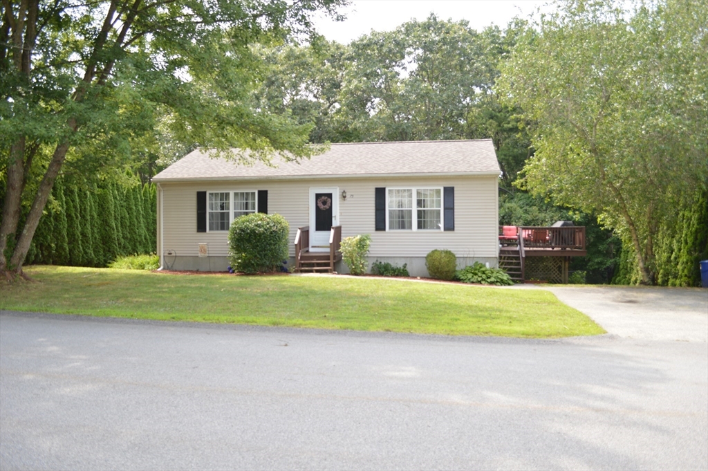 a house view with a outdoor space