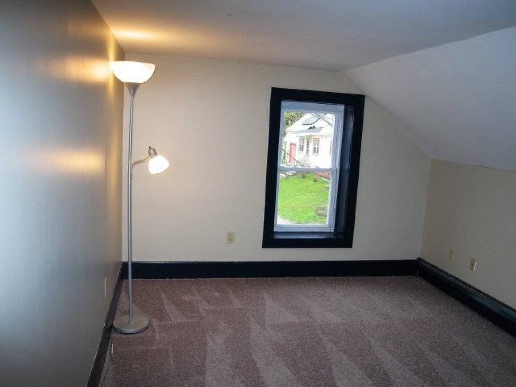 35 Chestnut Street Keene, NH 03431 - Photo 17 of 23 Gallery Image 17