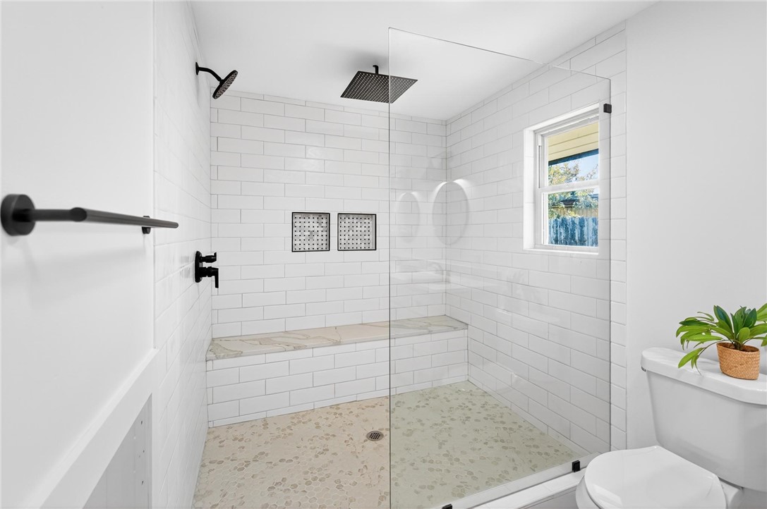 126 Rainbow Lane Corpus Christi, TX 78411 - Photo 25 of 40 a bathroom with a shower