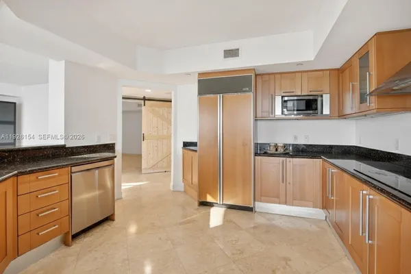 $10,000 | 3301 Northeast 183rd Street, Unit 906, Aventura, FL 33160