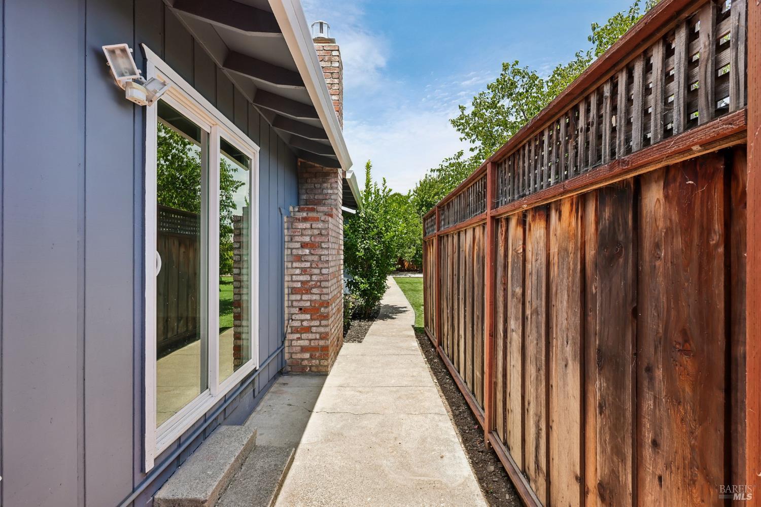 1662 Center Road Novato, CA 94947 - Photo 19 of 32