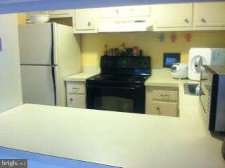 1357 Northgate Square Reston, VA 20190 - Photo 13 of 26 Kitchen