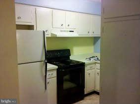 1357 Northgate Square Reston, VA 20190 - Photo 10 of 26 Kitchen