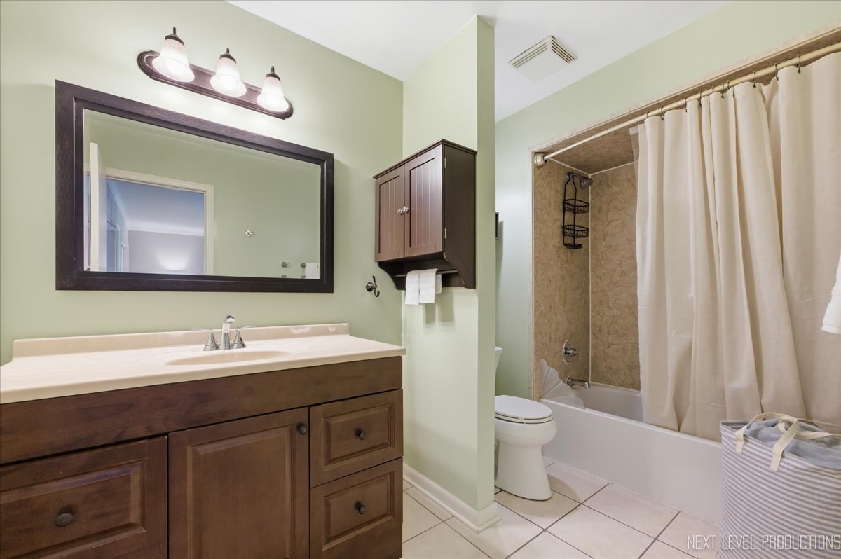 2020 Carling Road Hoffman Estates, IL 60169 - Photo 28 of 56
