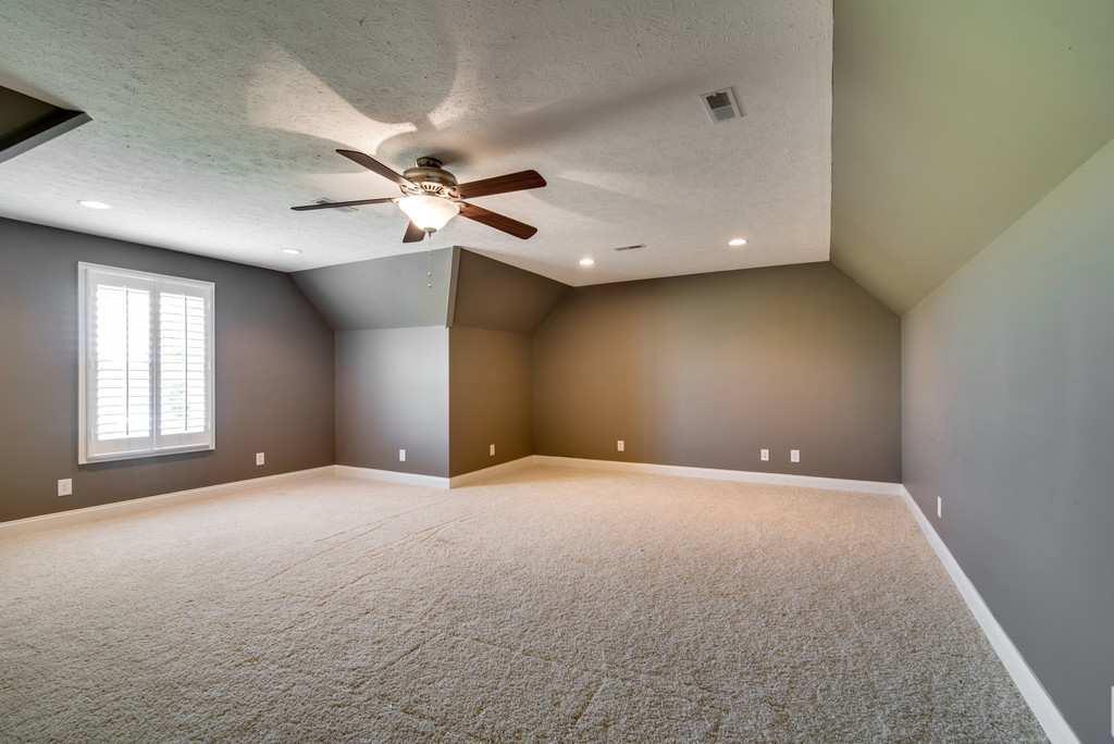 4845 Starks Road Cross Plains, TN 37049 - Photo 17 of 30 a view of an empty room with a window