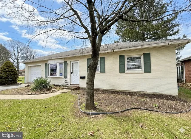 $209,900 | 1020 Hanover Road, York, PA 17408