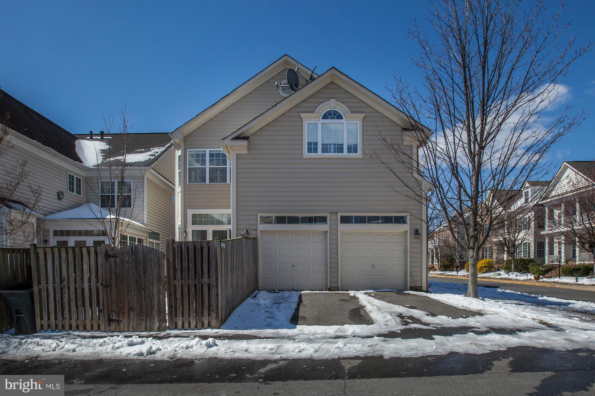 9779 Maple Trace Circle Fairfax, VA 22032 - Photo 28 of 30 Exterior (Rear)