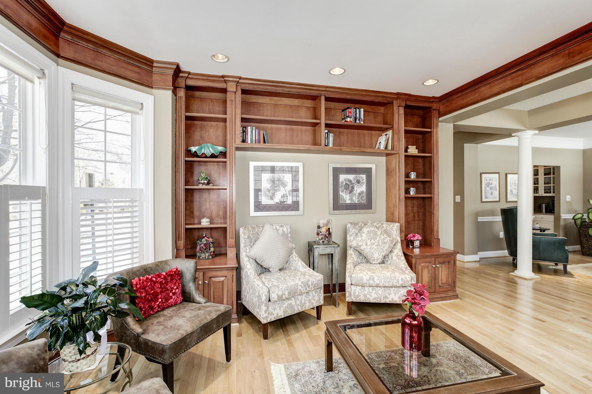 9779 Maple Trace Circle Fairfax, VA 22032 - Photo 4 of 30 Living Room