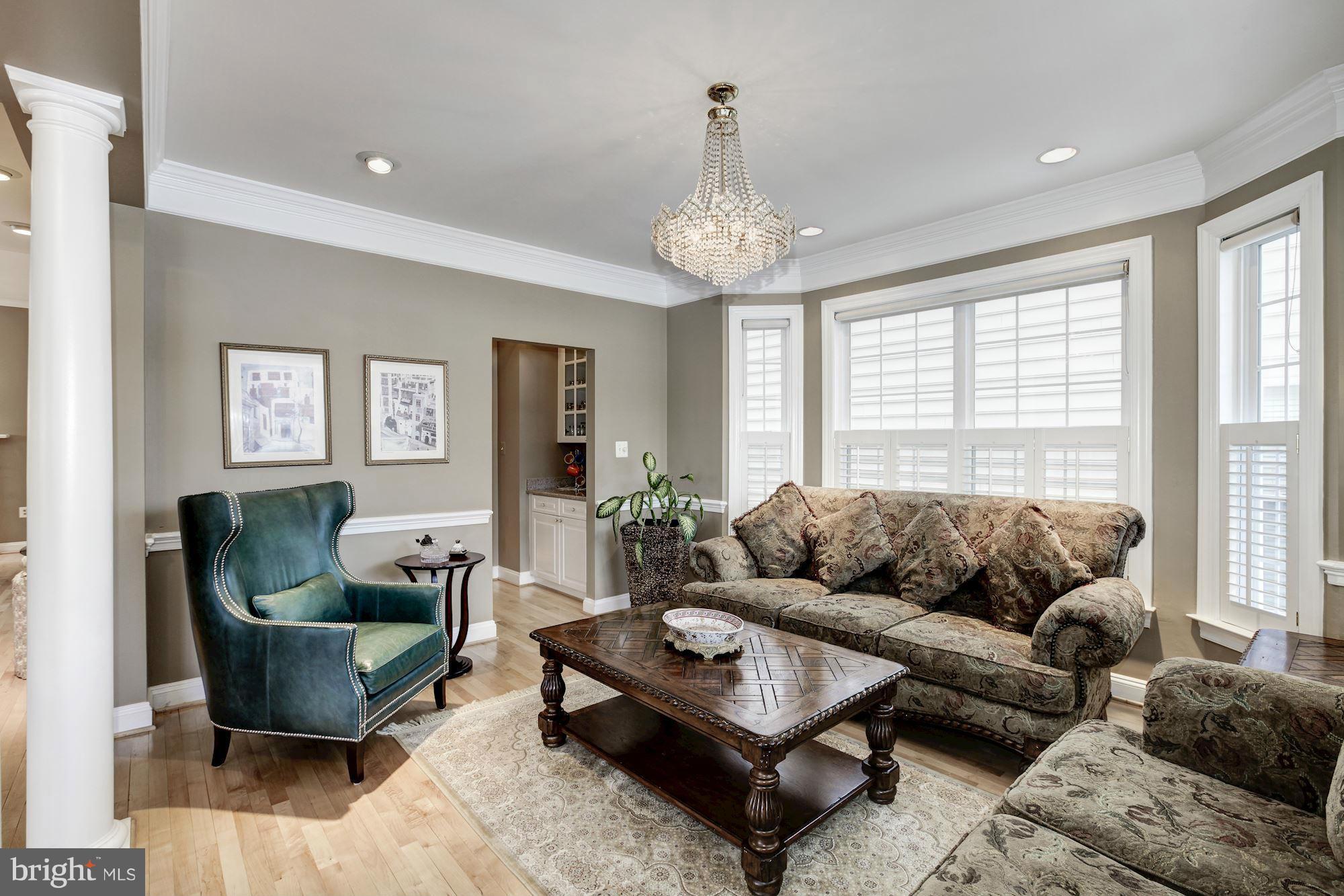 9779 Maple Trace Circle Fairfax, VA 22032 - Photo 5 of 30 Living Room