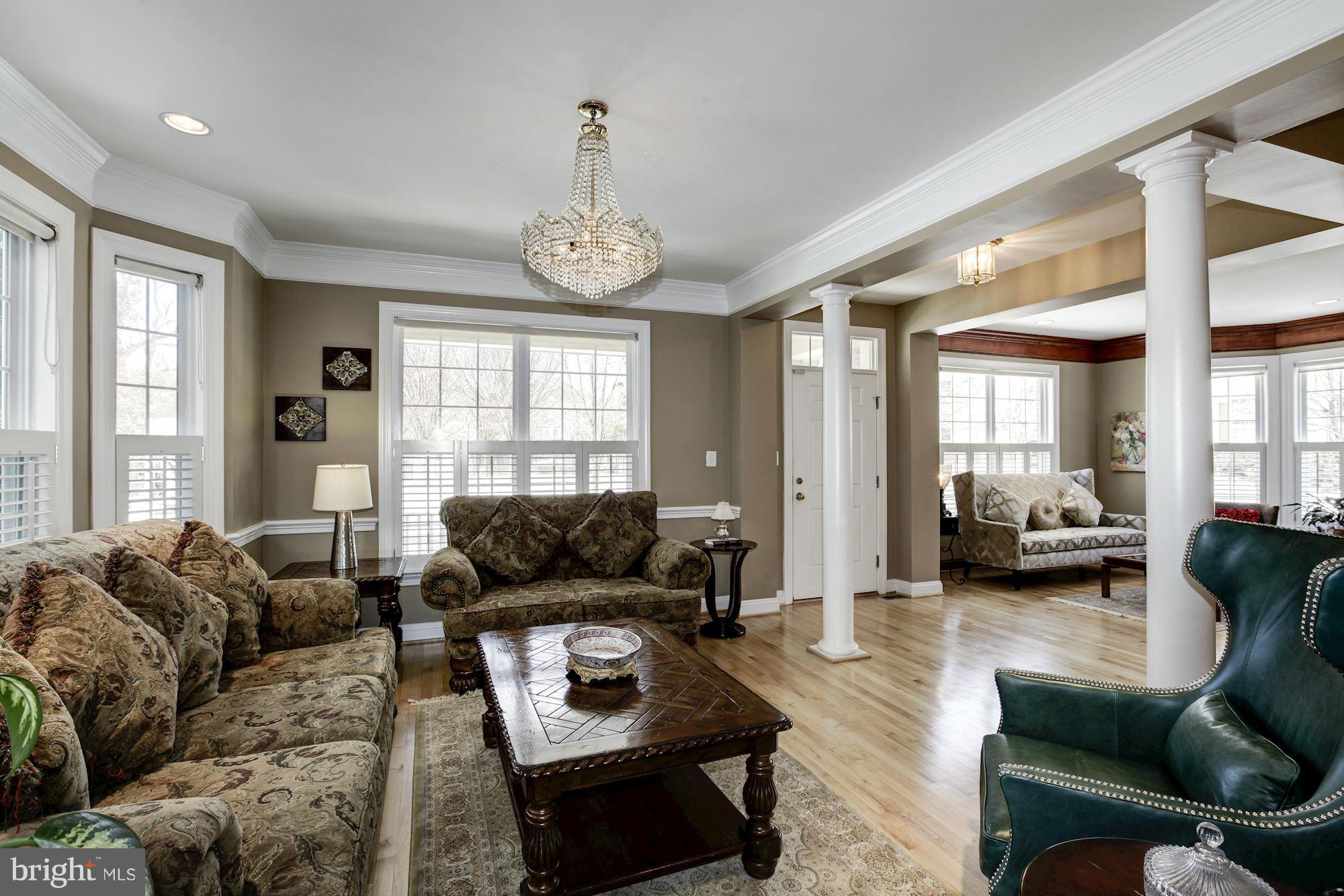 9779 Maple Trace Circle Fairfax, VA 22032 - Photo 6 of 30 Living Room
