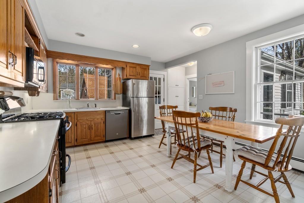 25 Old Road Weston, MA 02493 - Photo 5 of 27