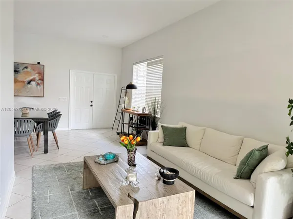 $4,300 | 1074 Bluewood Terrace, Weston, FL 33327