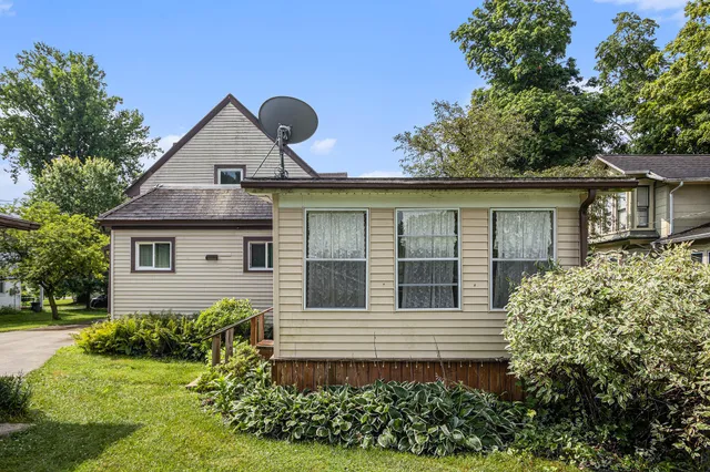 $179,500 | 218 Jackson Street, Mendon, MI 49072