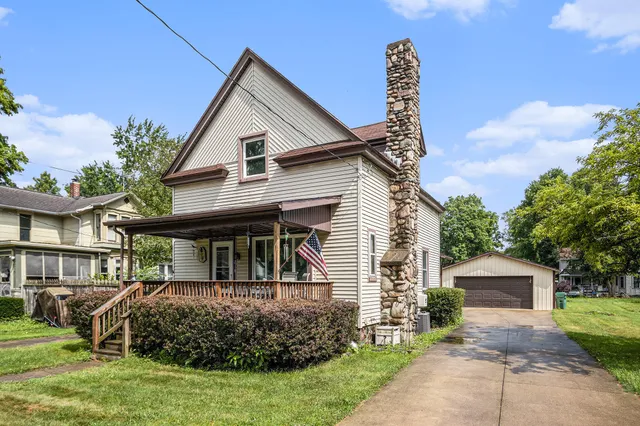 $179,500 | 218 Jackson Street, Mendon, MI 49072