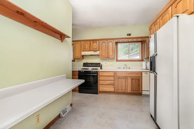 $179,500 | 218 Jackson Street, Mendon, MI 49072