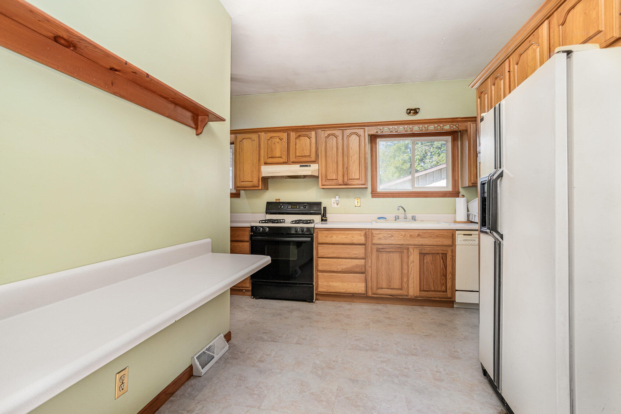 218 Jackson Street Mendon, MI 49072 - Photo 4 of 22 008__90a6676-edit_557