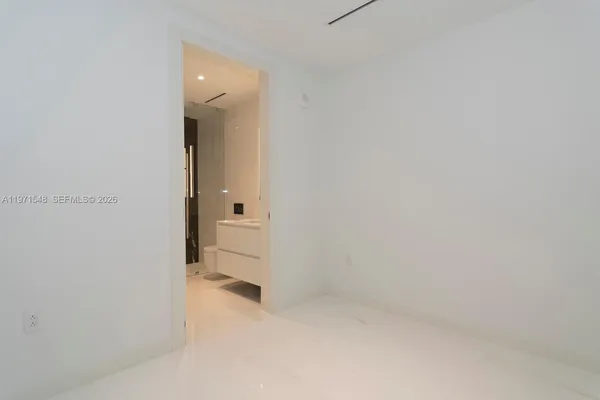 $14,980 | 300 Biscayne Blvd Way, Unit 5005, Miami, FL 33131