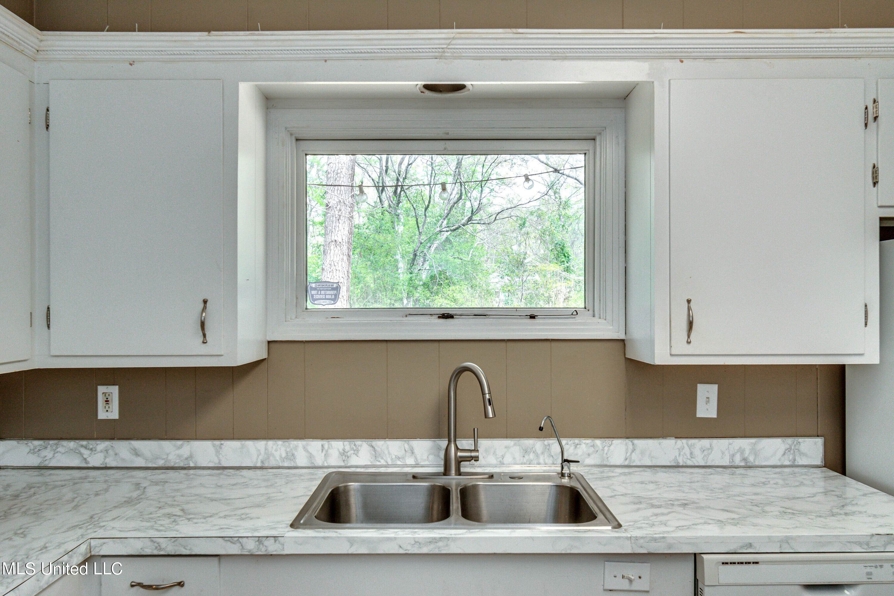 726 Brookwood Road Jackson, MS 39206 - Photo 15 of 45 726 Brookwood-34