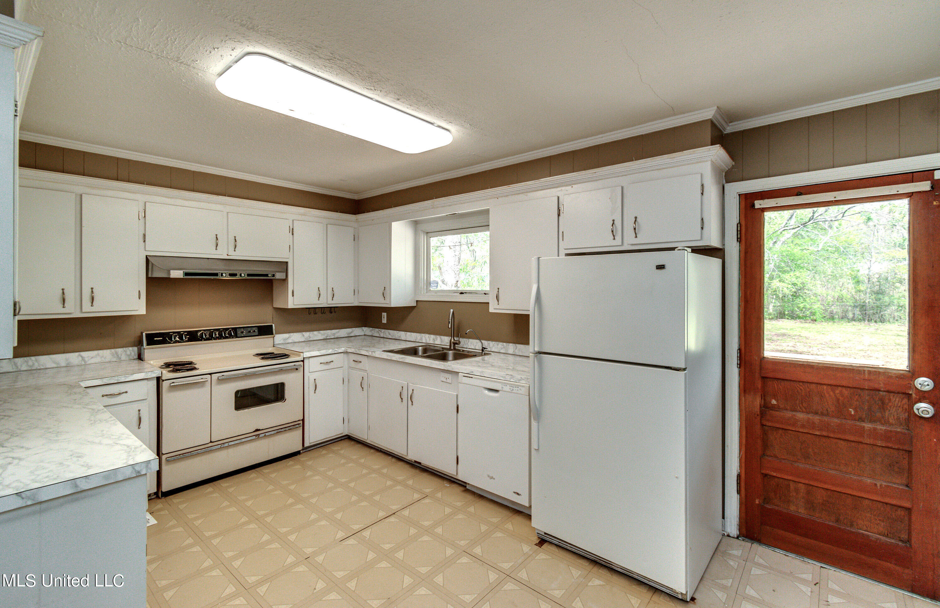 726 Brookwood Road Jackson, MS 39206 - Photo 17 of 45 726 Brookwood-36