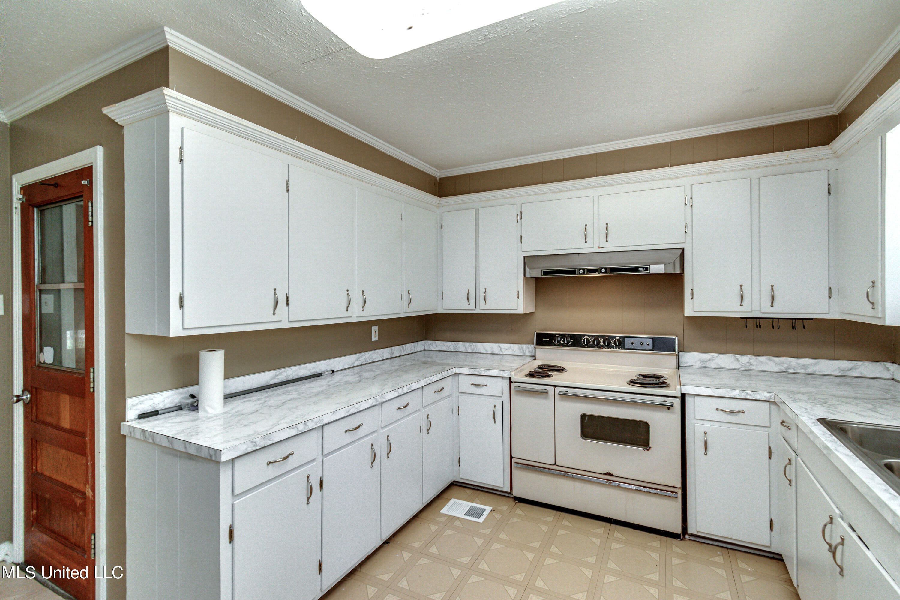726 Brookwood Road Jackson, MS 39206 - Photo 18 of 45 726 Brookwood-37