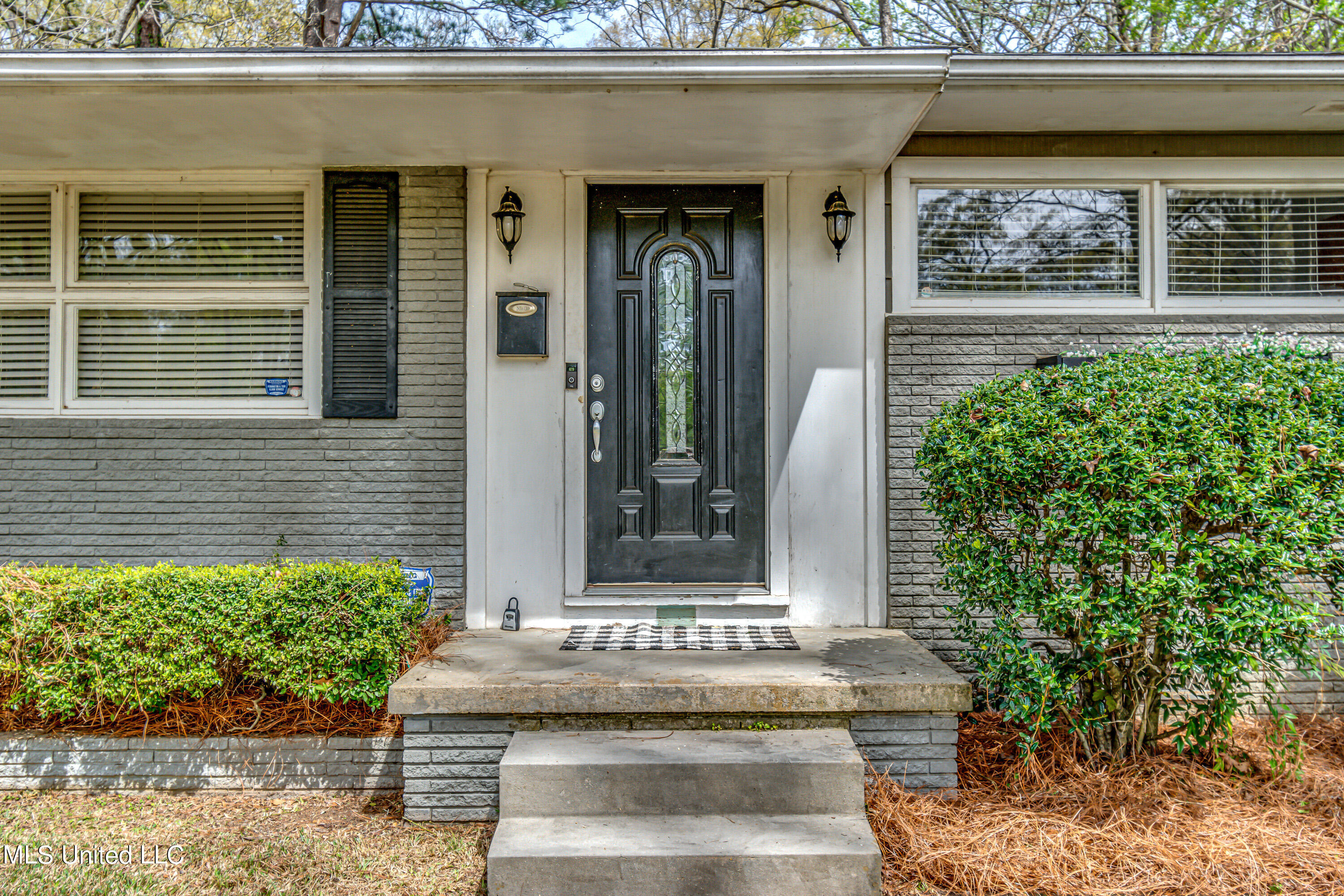 726 Brookwood Road Jackson, MS 39206 - Photo 2 of 45 726 Brookwood-1