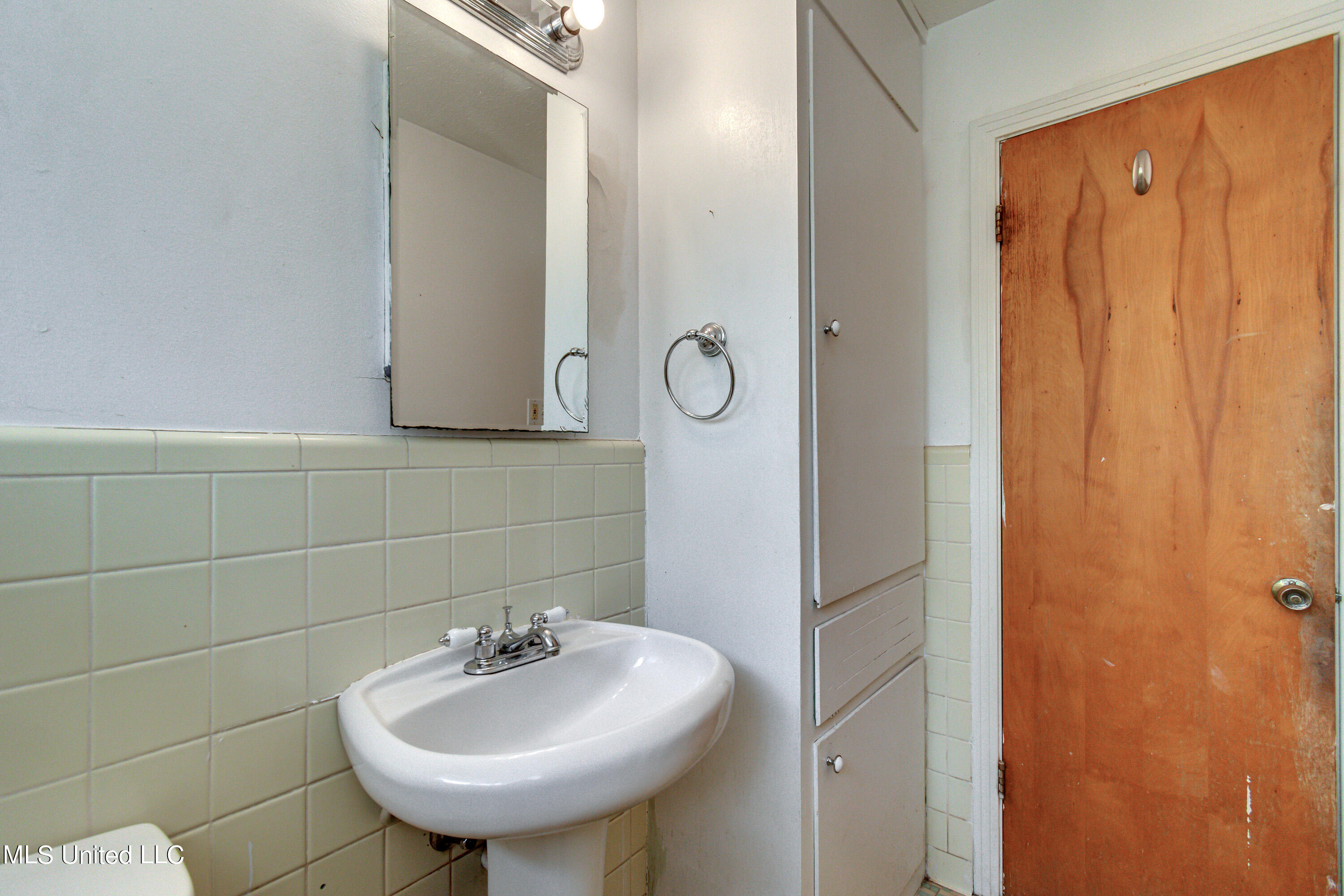 726 Brookwood Road Jackson, MS 39206 - Photo 28 of 45 726 Brookwood-41