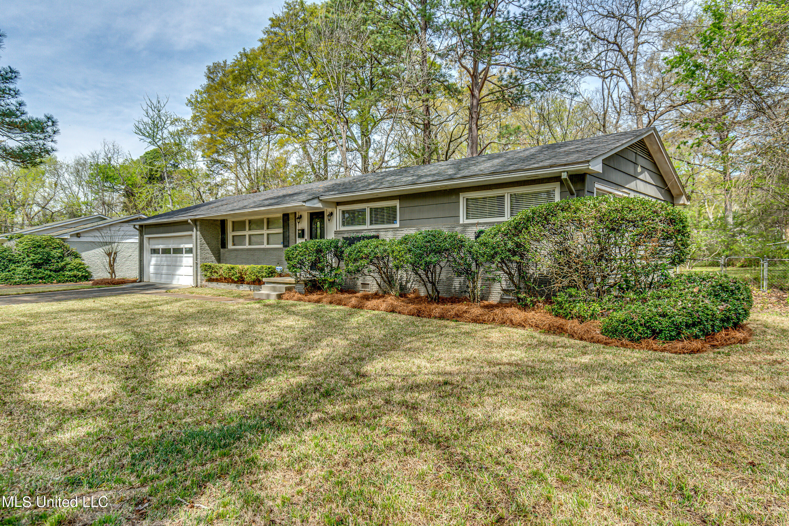 726 Brookwood Road Jackson, MS 39206 - Photo 3 of 45 726 Brookwood-4