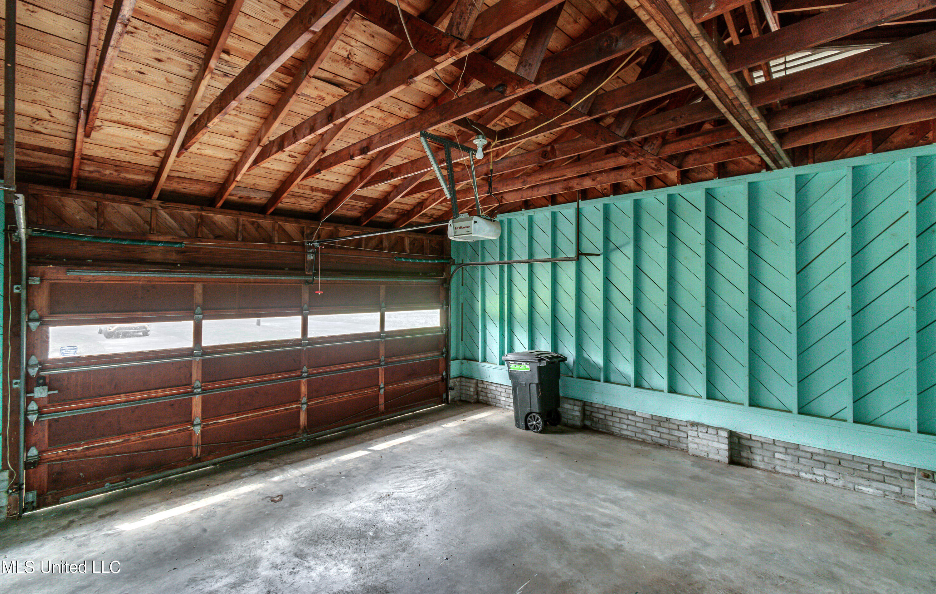 726 Brookwood Road Jackson, MS 39206 - Photo 42 of 45 726 Brookwood-40