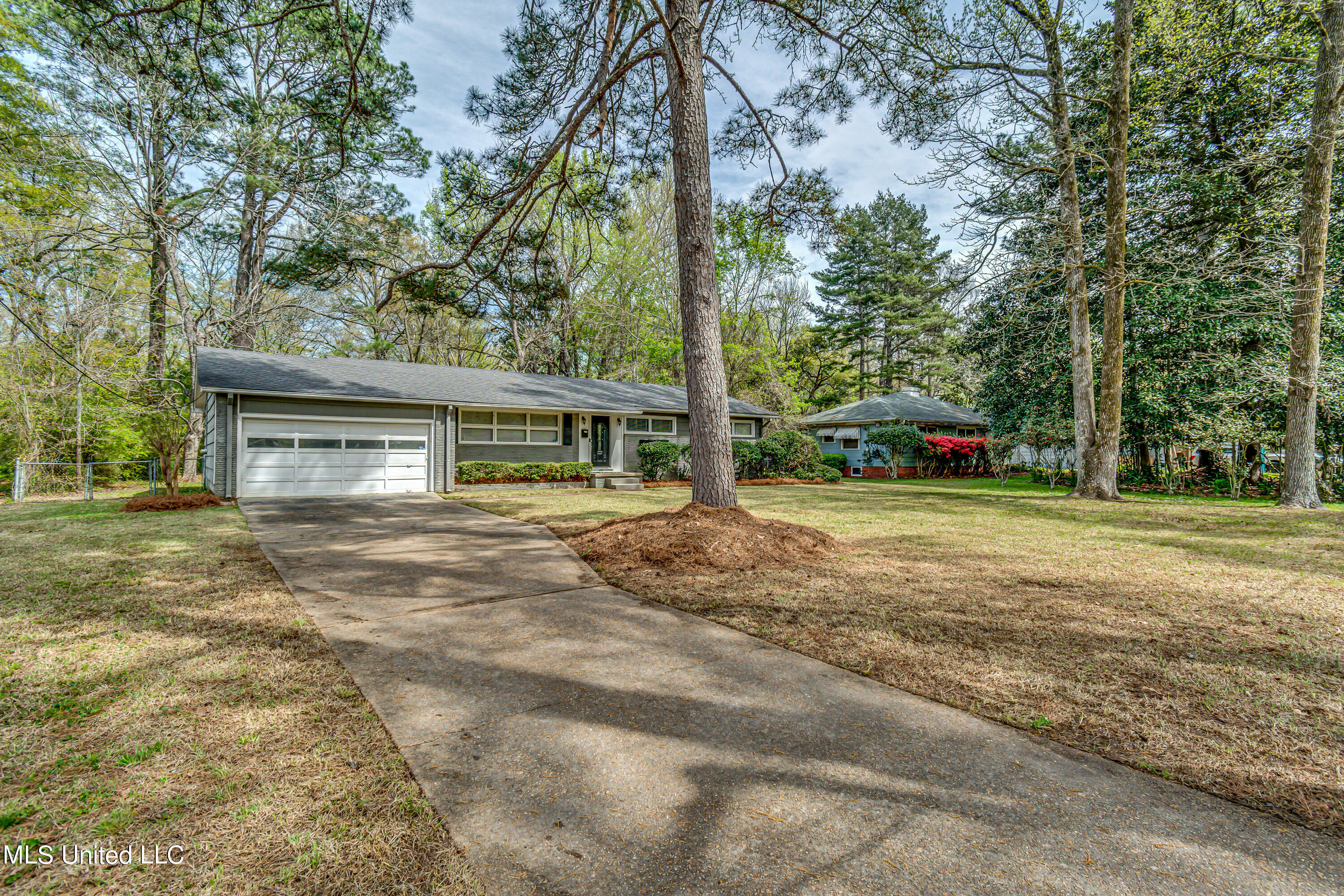 726 Brookwood Road Jackson, MS 39206 - Photo 5 of 45 726 Brookwood-8