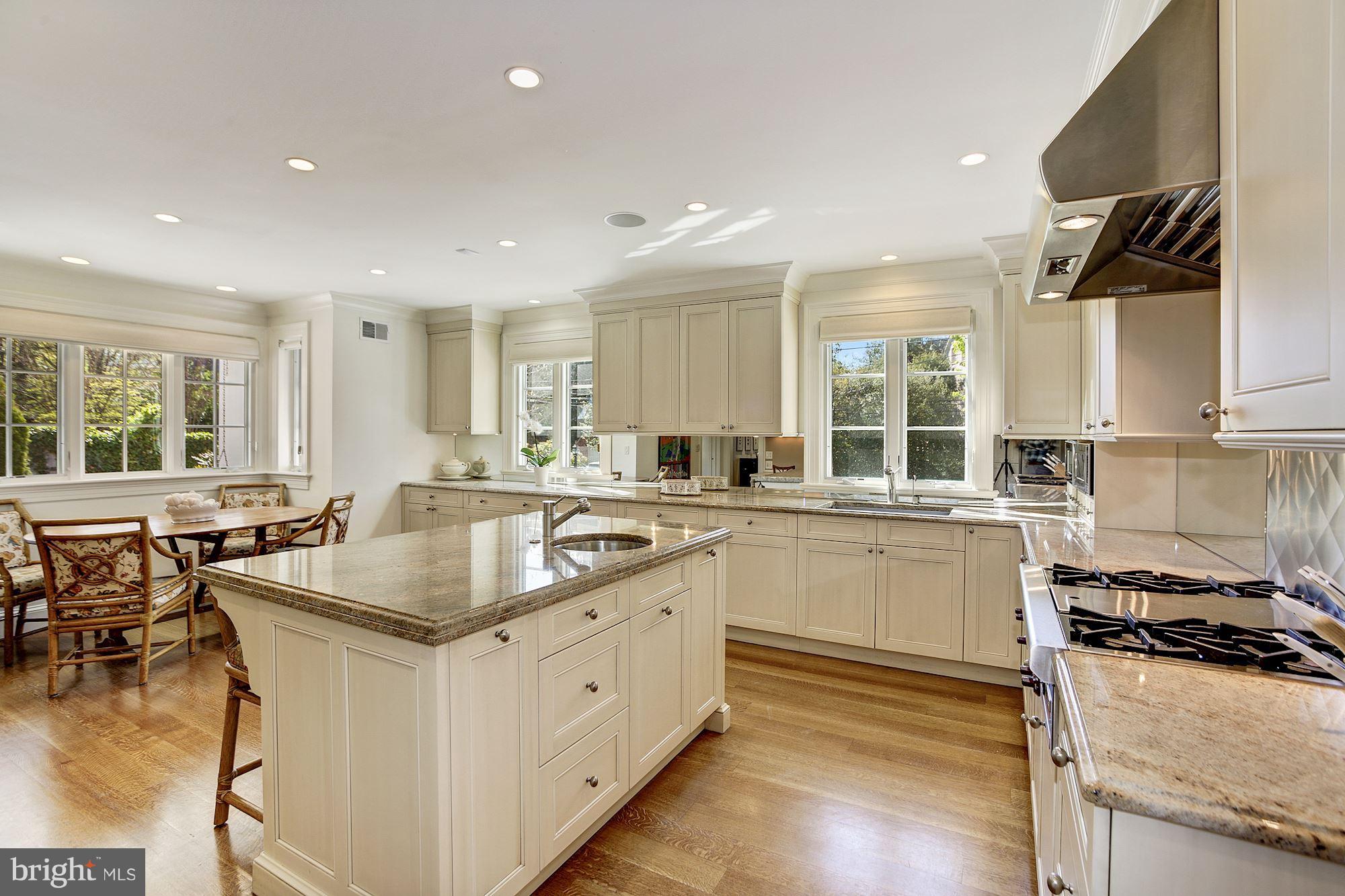 3110 Chain Bridge Road Northwest Washington, DC 20016 - Photo 11 of 30 Kitchen
