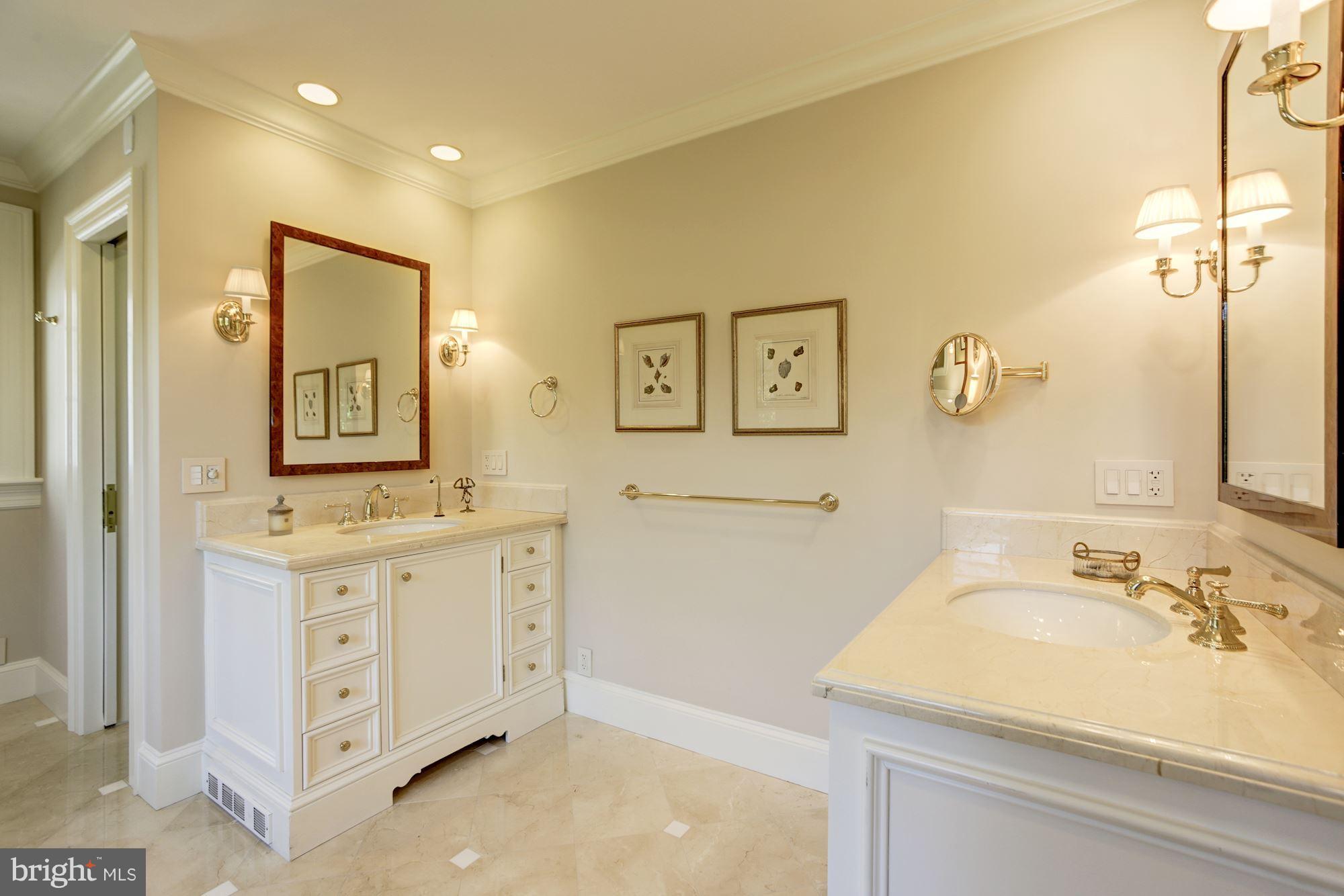 3110 Chain Bridge Road Northwest Washington, DC 20016 - Photo 18 of 30 Bath (Master)